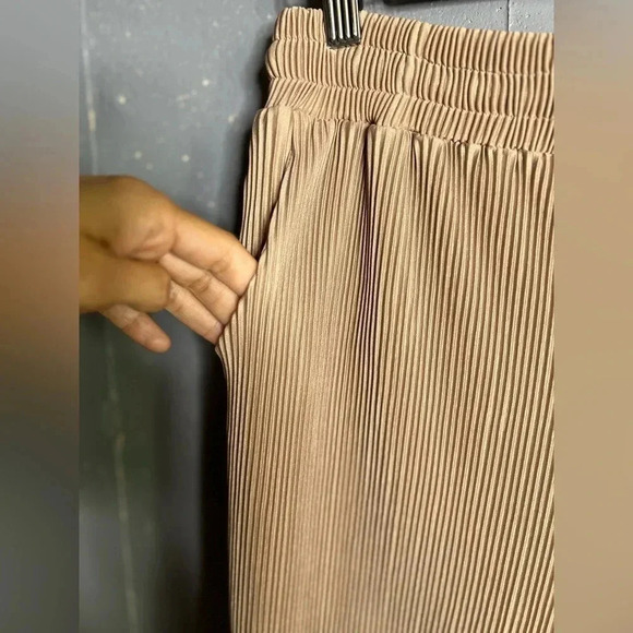 JLUXLABEL  NWT Accordion fully lined wide leg pants in size XL - Picture 9 of 9